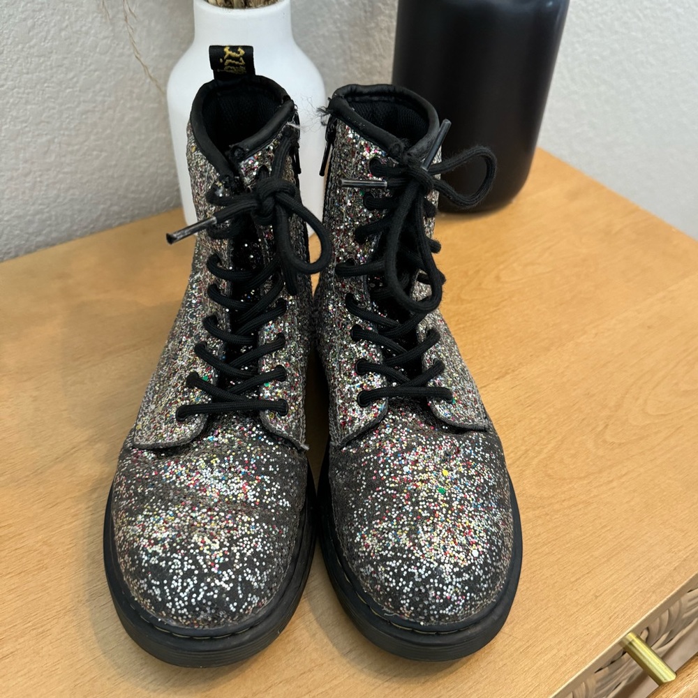 Dr martens youth size 3